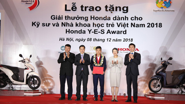 Honda trao giải thưởng cho kỹ sư và nhà khoa học trẻ