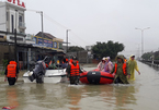 Quảng Nam lụt kỷ lục: Quốc lộ ngập lút người, không xe nào đi nổi