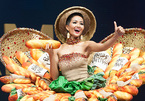 H'Hen Niê rạng rỡ diễn trang phục bánh mì ở Hoa hậu Hoàn vũ 2018