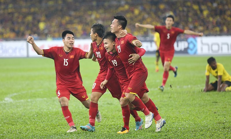 Video bàn thắng chung kết lượt đi Malaysia 2-2 Việt Nam