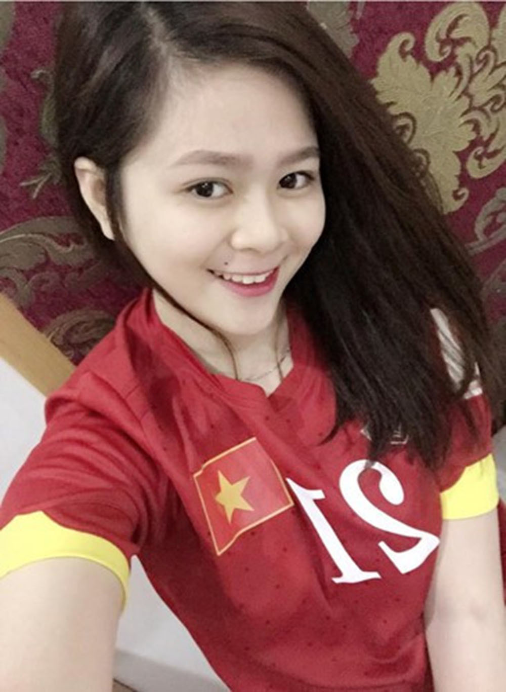Nhan sắc bạn gái nóng bỏng của Đức Huy, người ghi bàn trận Malaysia - Việt Nam