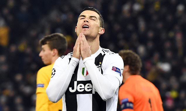 Ronaldo vô duyên, Juventus thua đau đội cuối bảng