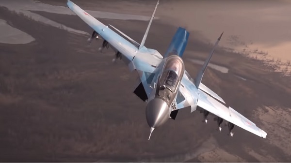 'Chim sắt' MiG-35 nhào lộn, ôm cua ngoạn mục