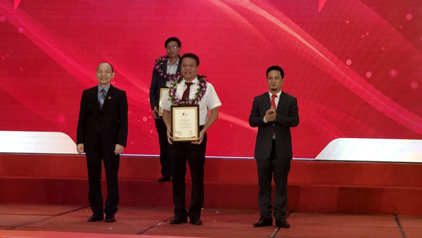 PVN và PV GAS được Vietnam Report vinh danh
