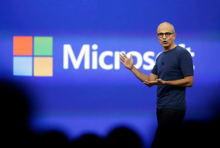 Satya Nadella của Microsoft được đánh giá cao nhất trong số CEO tại Mỹ