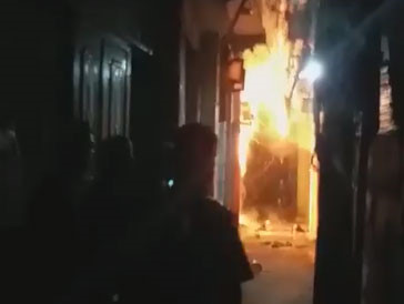 Nghen tuông, chồng tưới xăng đốt vợ rồi tự thiêu