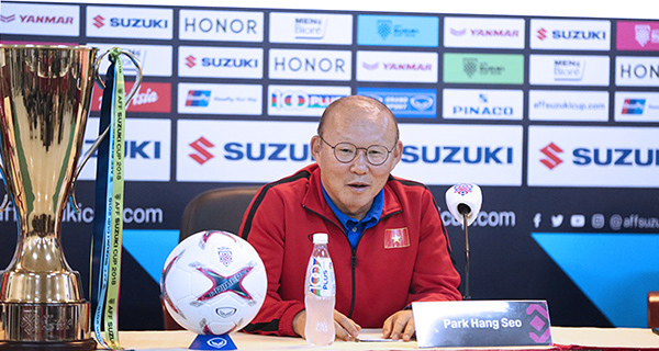 HLV Park Hang Seo: “Tôi muốn chạm tay vào chiếc cúp vô địch”