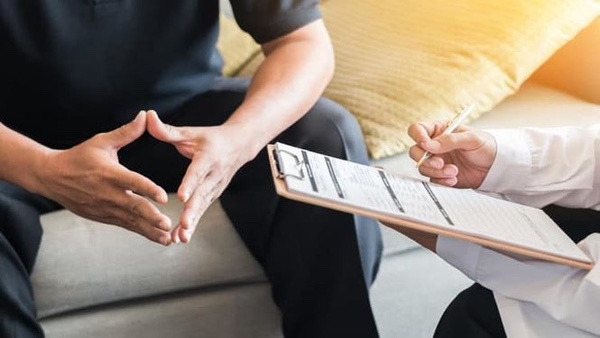 'Cậu nhỏ cong': Dấu hiệu cảnh báo bệnh nguy hiểm có cả ung thư