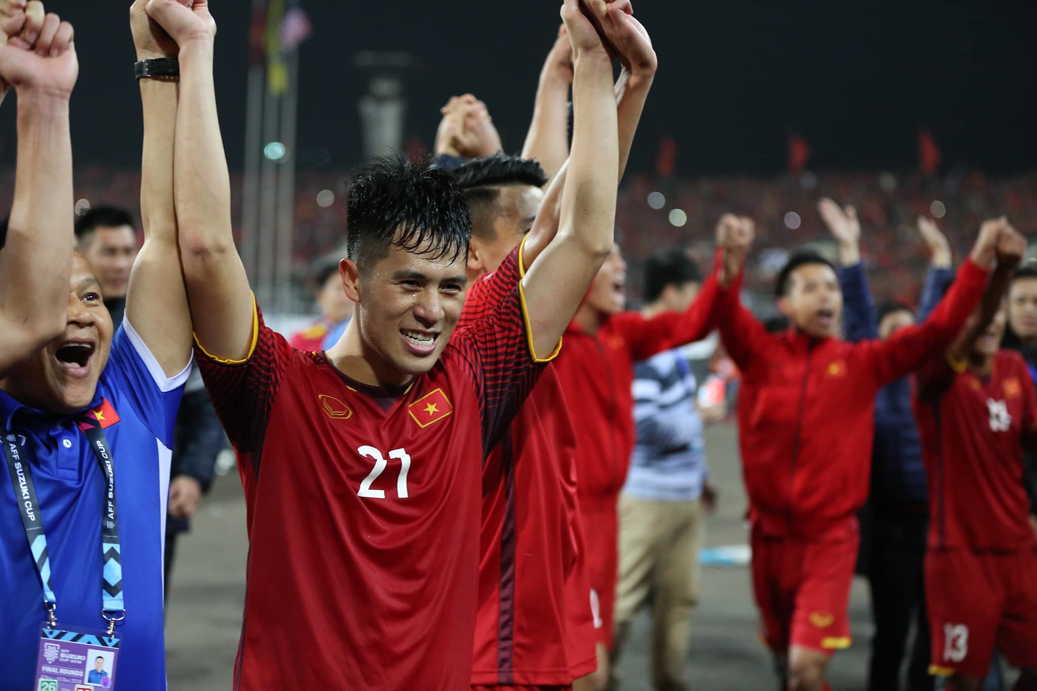 Đình Trọng đá quả cảm, chấn thương nặng lỡ hẹn Asian Cup