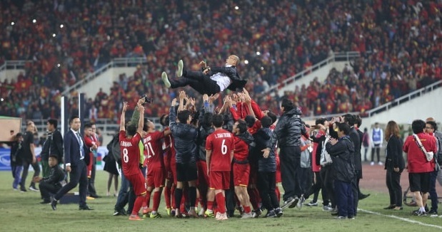 Báo Hàn: Việt Nam ra World Cup thôi, sân Đông Nam Á chật rồi!