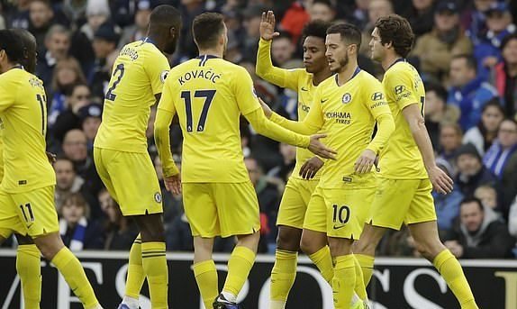 Hazard chói sáng, Chelsea thắng hú vía