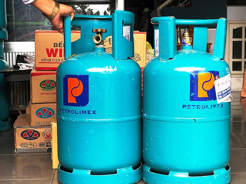 Chiêu lừa lạ: Yêu cầu mang bình gas lên chung cư