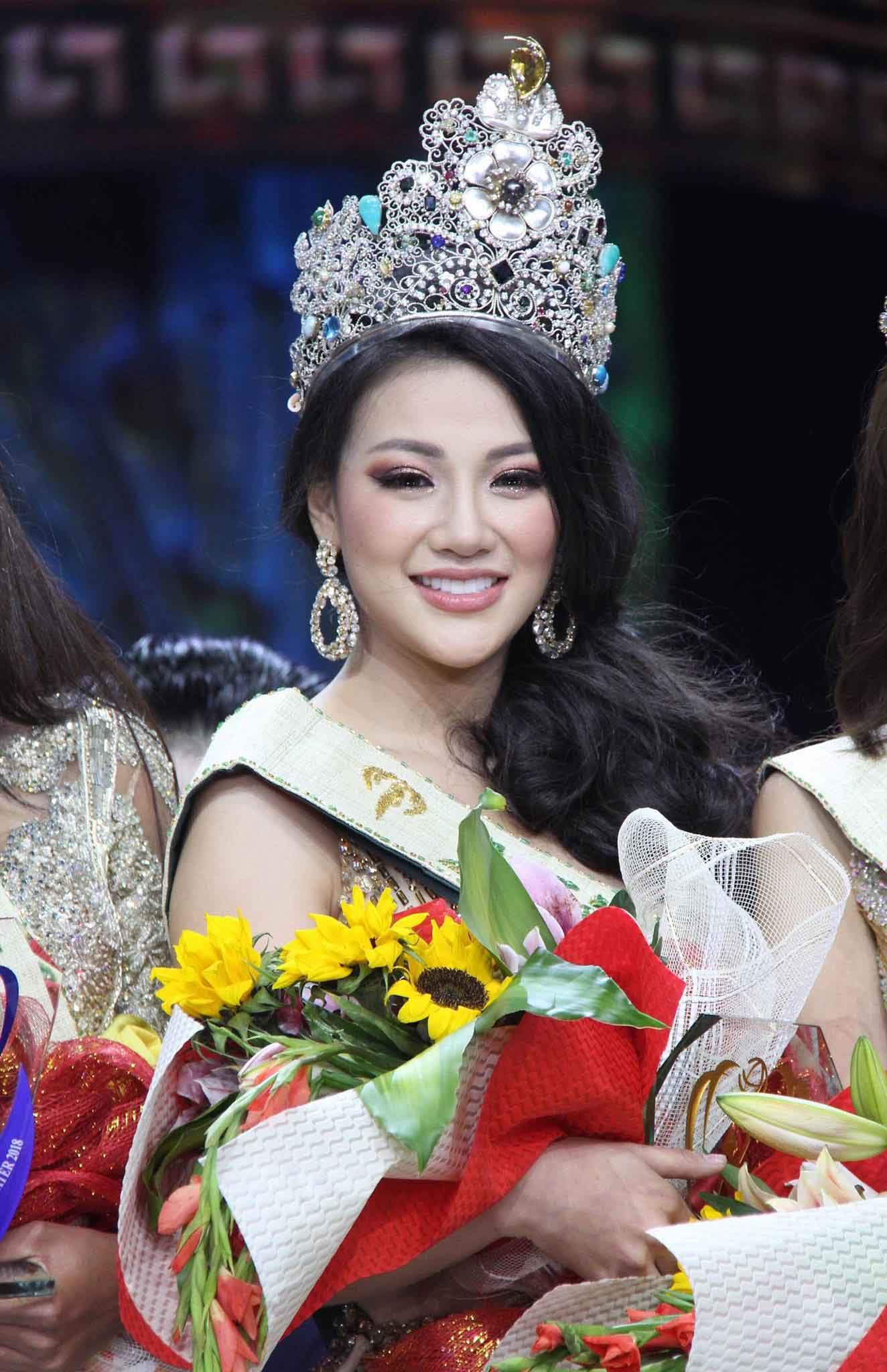 So vẻ nóng bỏng của 6 nữ hoàng sắc đẹp năm 2018