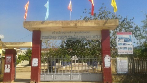 Học sinh cá biệt bỏ trốn sau khi đánh thầy giáo nhập viện