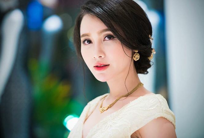 Bí quyết để có vóc dáng đồng hồ cát của MC Minh Hà