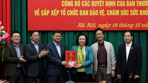 Công bố quyết định nhân sự của Ban Thường vụ Thành ủy Hà Nội