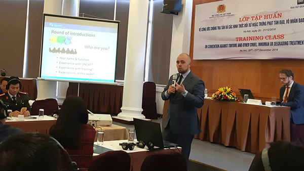 60.000 chiến sĩ công an sẽ được tập huấn chống tra tấn