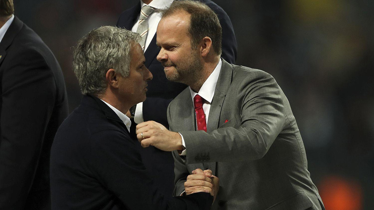 Từ Moyes đến Mourinho: MU là nô lệ của Ed Woodward