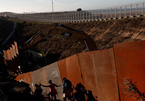 Hạ viện Mỹ chuẩn chi hàng tỷ đô cho ông Trump xây tường biên giới