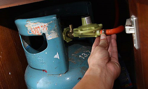 Không lo bình gas cháy nổ chỉ với mẹo vặt 3 phút này