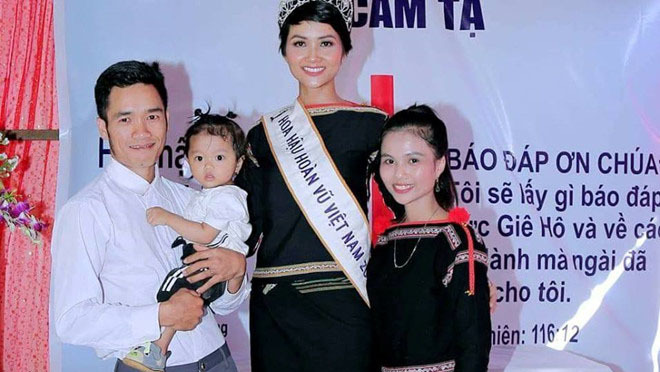 Nhan sắc xinh đẹp có tiếng của em gái Hoa hậu H'Hen Niê