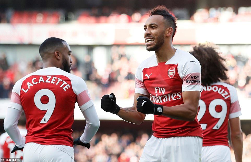 Aubameyang lập cú đúp, Arsenal bỏ túi 3 điểm