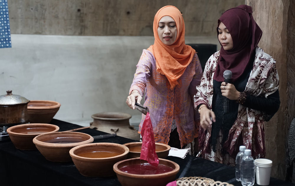 Giao lưu văn hóa Việt Nam - Indonesia: Batik và Thổ cẩm Ê Đê