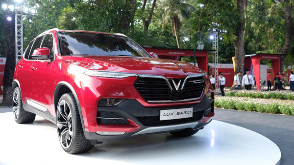 VinFast công bố lộ trình điều chỉnh giá bán ô tô, xe máy