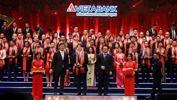 VietABank được vinh danh Top 100 Doanh nghiệp Sao Vàng đất Việt