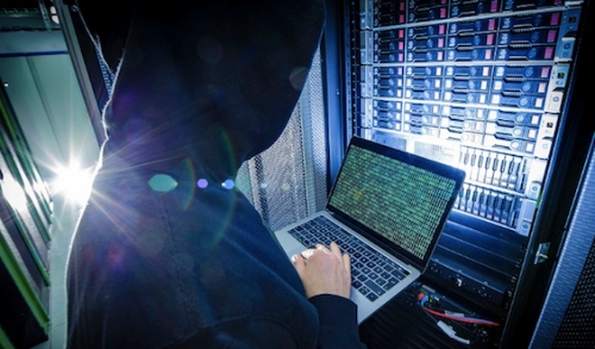 Cách thức chip gián điệp có thể hack máy chủ Apple, Amazon từ xa