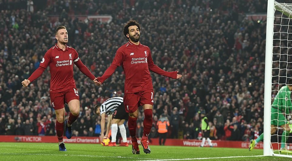 Salah chói sáng, Liverpool thắng 