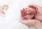 'Em bé băng' Trung Quốc chào đời từ phôi thai đông lạnh 18 năm