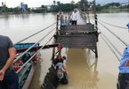 Nha Trang: Sập cầu, 3 người đi xe máy rơi xuống sông
