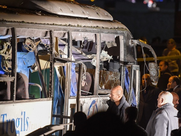 Hiện trường xe chở du khách Việt bị đánh bom ở Ai Cập