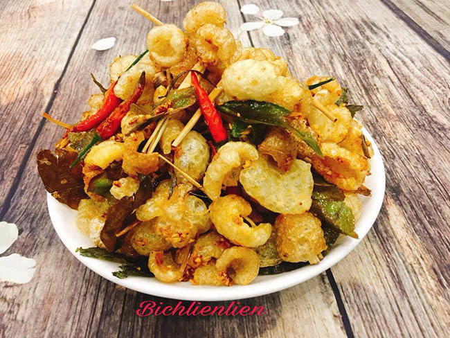 Cách làm bì heo chiên giòn sốt mắm Thái thơm lừng