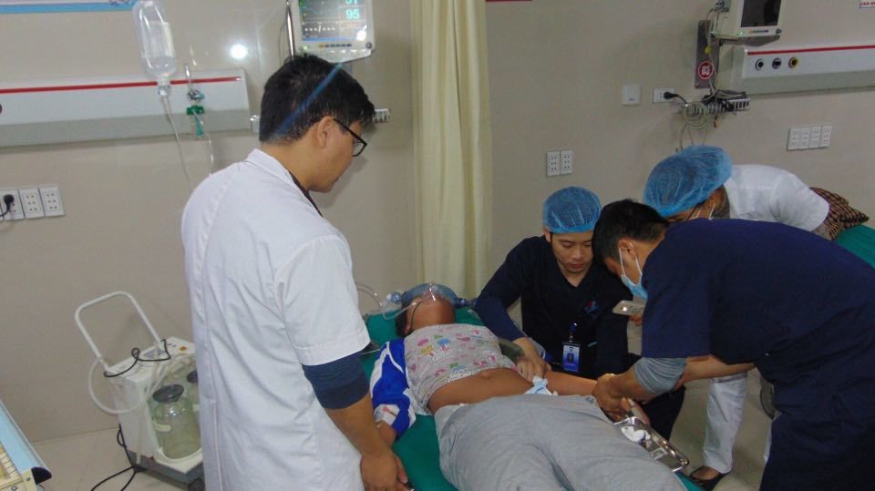 Sốc phản vệ vì kiến đốt, bé gái nhập viện trong tình trạng nguy kịch