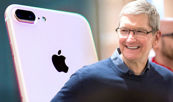 CEO Apple ủng hộ việc bảo vệ dữ liệu người dùng