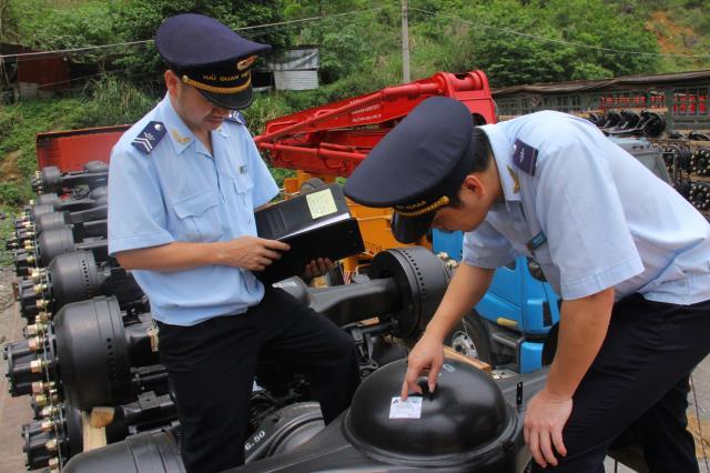 Buôn bán với Trung Quốc: Xuất 20 tỷ USD, nhập hơn 43 tỷ USD