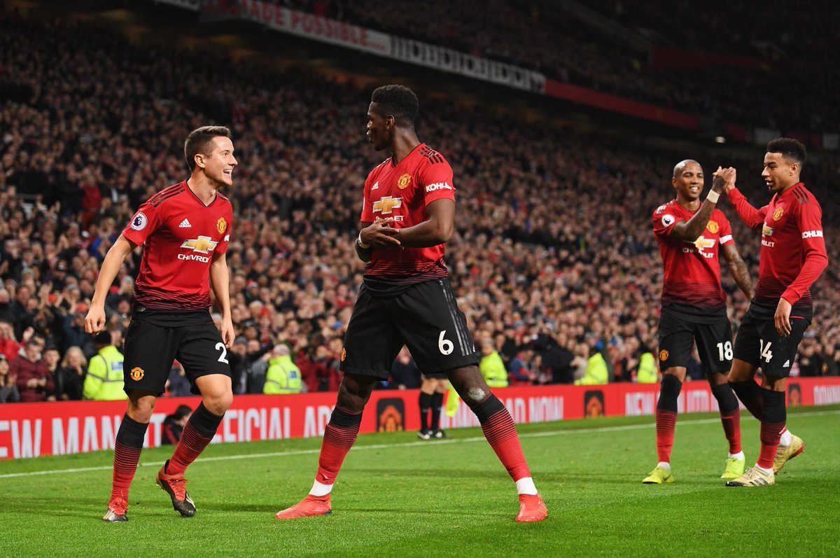 MU bay cao: Pogba, trái tim Quỷ đỏ