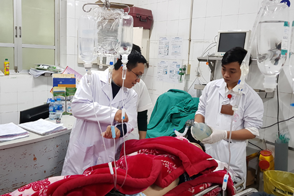 Nghỉ Tết 4 ngày, BV Việt Đức đông nghẹt bệnh nhân nặng