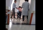 Phẫn nộ bố tát con gái 7 tuổi liên tiếp tại bệnh viện Bắc Ninh