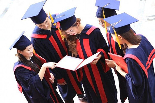 Tại sao nhiều thủ khoa chọn tự học tại nhà?