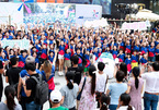 Hơn 100 gia đình Việt nhảy flashmob ‘Cùng gắn kết’