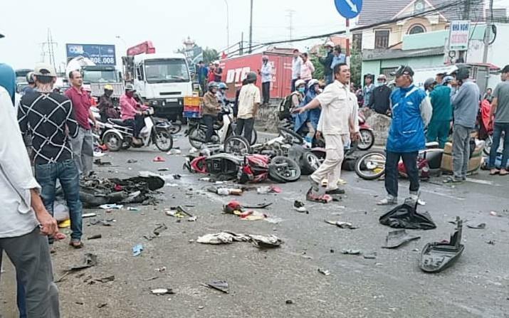 Bộ trưởng Nguyễn Văn Thể lên tiếng sau tai nạn thảm khốc tại Long An
