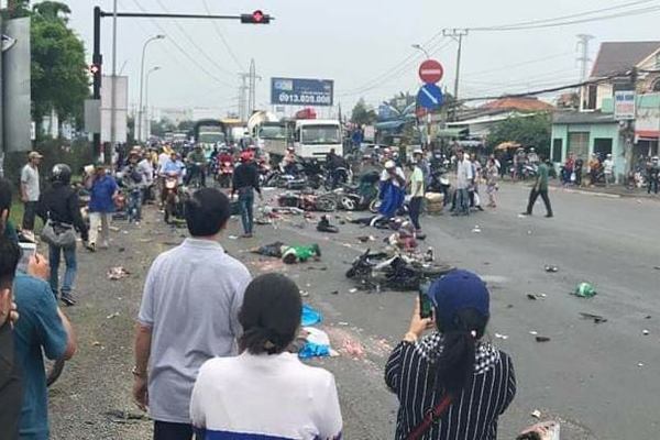 Tin tức mới nhất vụ tai nạn giao thông ở Bến Lức, Long An - VietNamNet