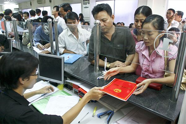 Công chức không được nịnh bợ cấp trên vì động cơ không trong sáng