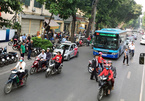 Chẳng mấy ai dám đi làm bằng xe buýt ở Hà Nội: Sự thật cần thay đổi