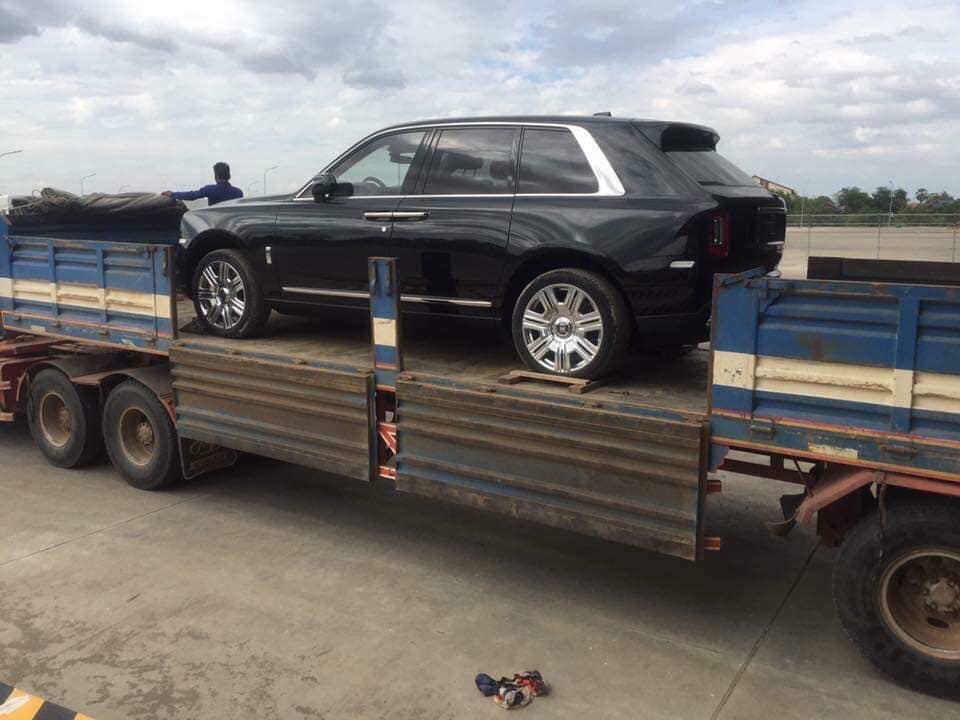 Đại gia Việt chi 2 triệu USD sắm siêu SUV Rolls