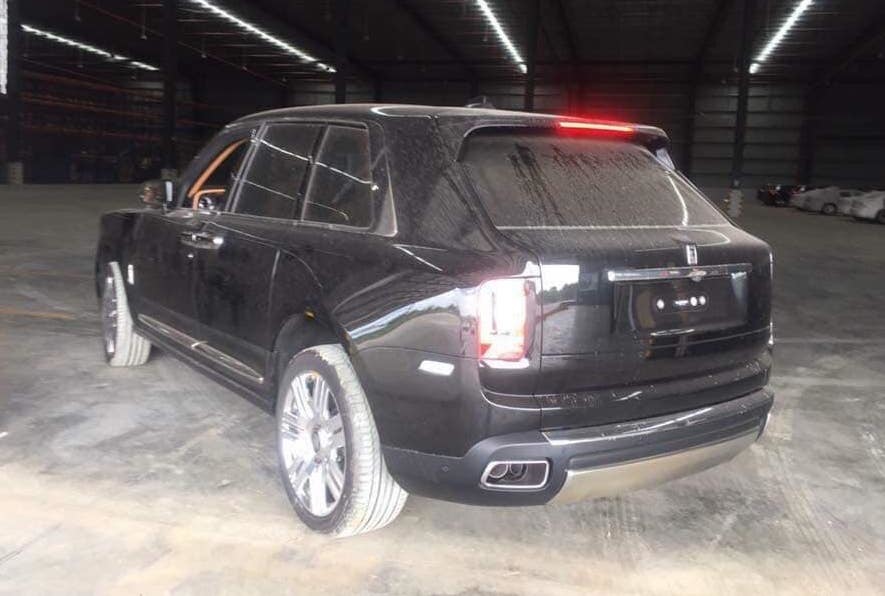 Đại gia Việt chi 2 triệu USD sắm siêu SUV Rolls-Royce chơi Tết