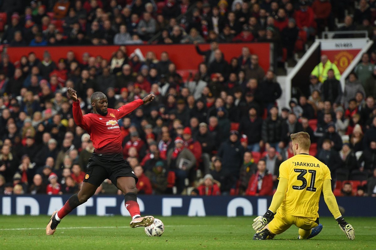 Lukaku bay cao cùng MU: Niềm tin của Solskjaer